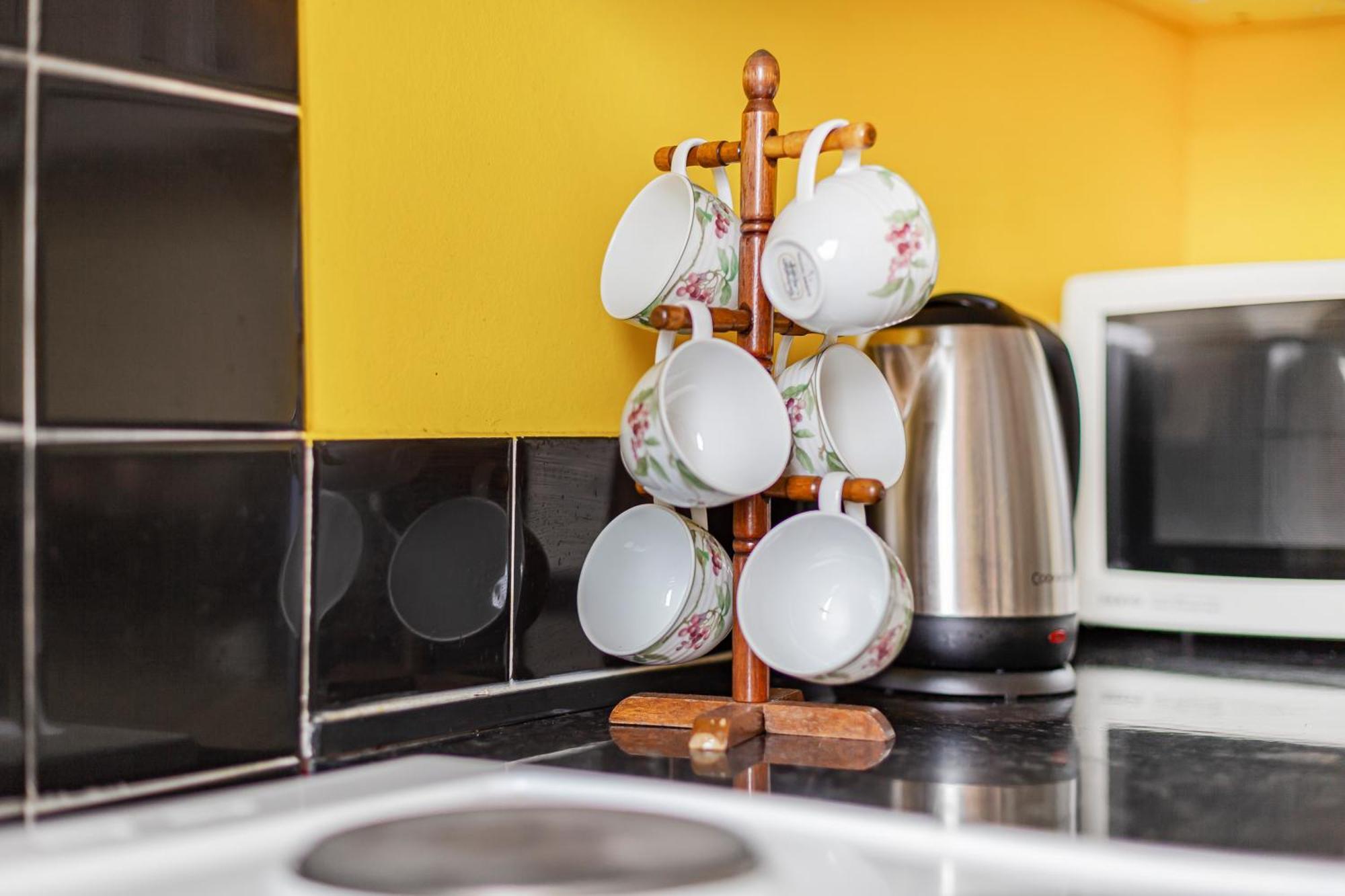 Elegant 1Br Flat With Balcony & City View, Walworth Londra Exterior foto